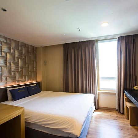 Central Hotel Changwon Eksteriør billede