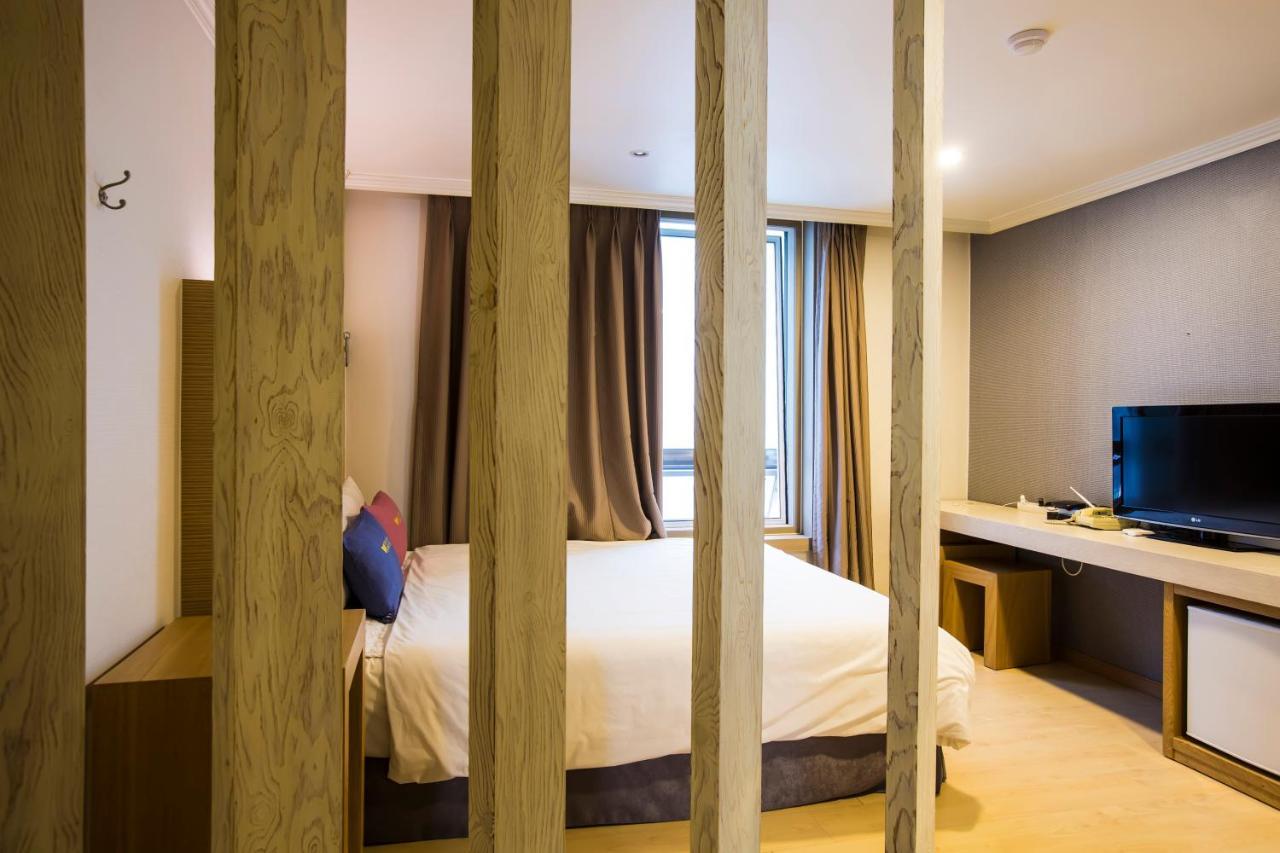 Central Hotel Changwon Eksteriør billede
