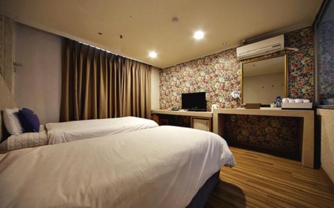 Central Hotel Changwon Eksteriør billede