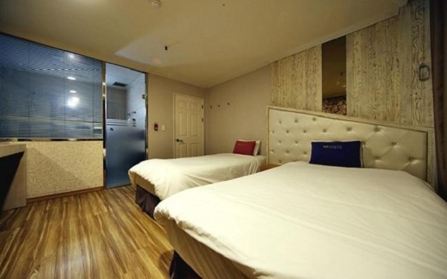 Central Hotel Changwon Eksteriør billede