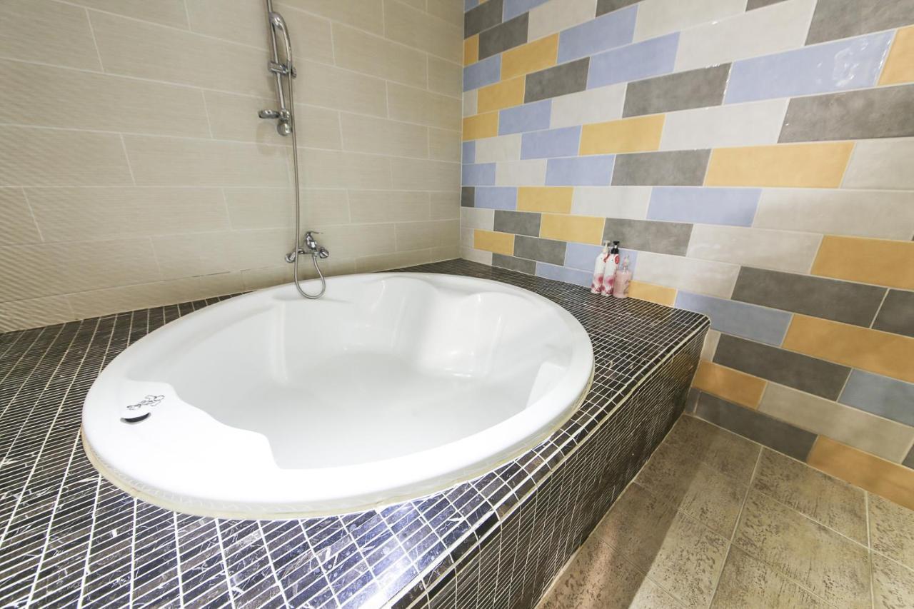 Central Hotel Changwon Eksteriør billede