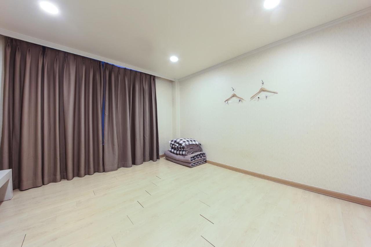 Central Hotel Changwon Eksteriør billede