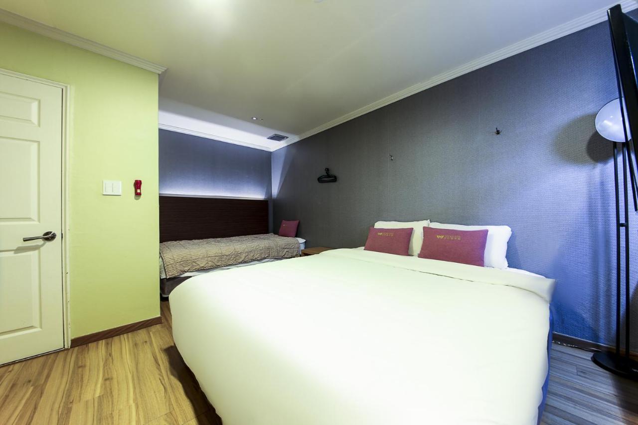 Central Hotel Changwon Eksteriør billede