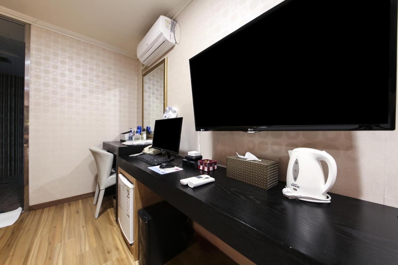 Central Hotel Changwon Eksteriør billede