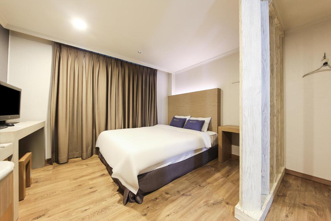 Central Hotel Changwon Eksteriør billede