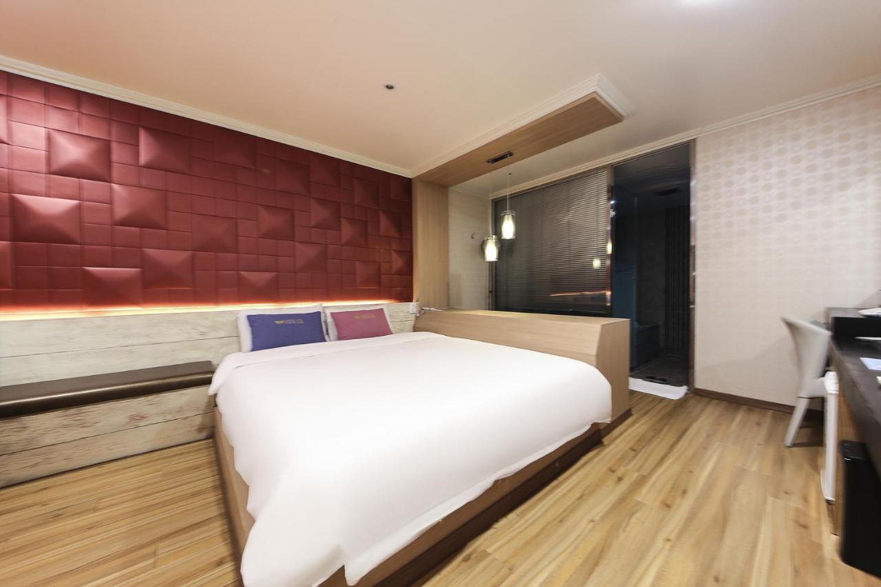 Central Hotel Changwon Eksteriør billede