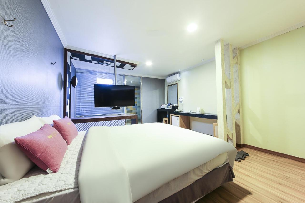 Central Hotel Changwon Eksteriør billede