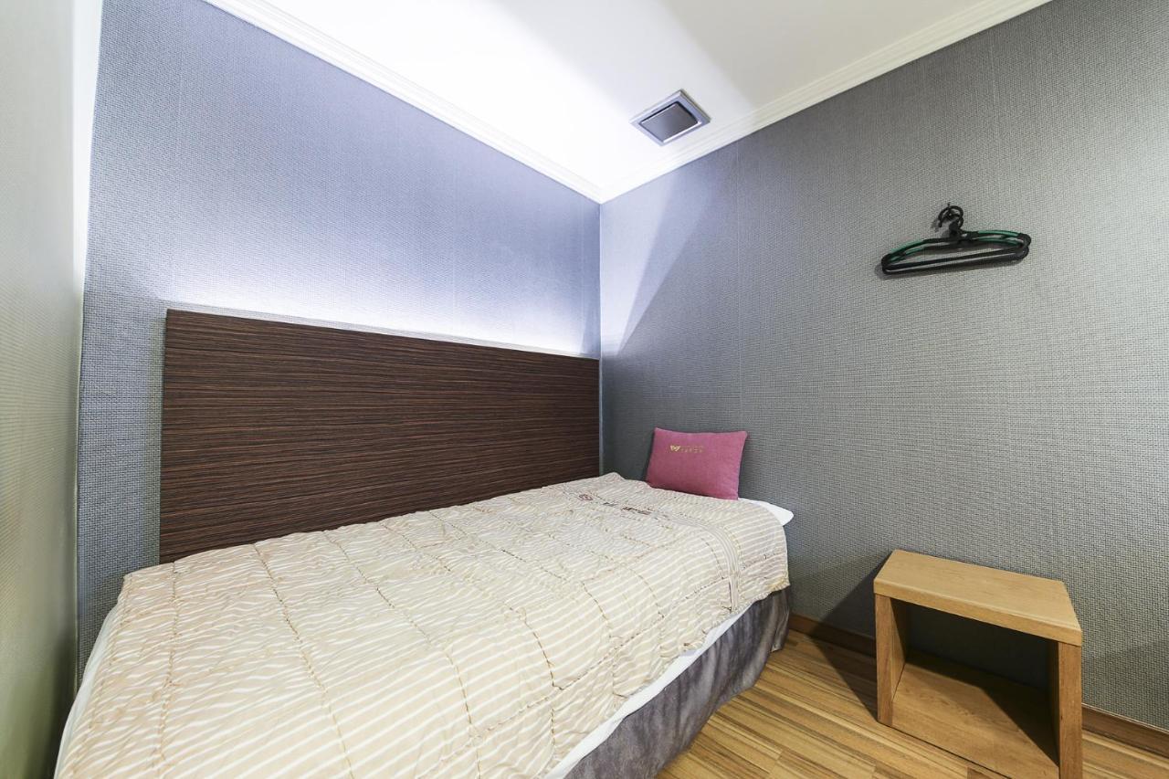 Central Hotel Changwon Eksteriør billede