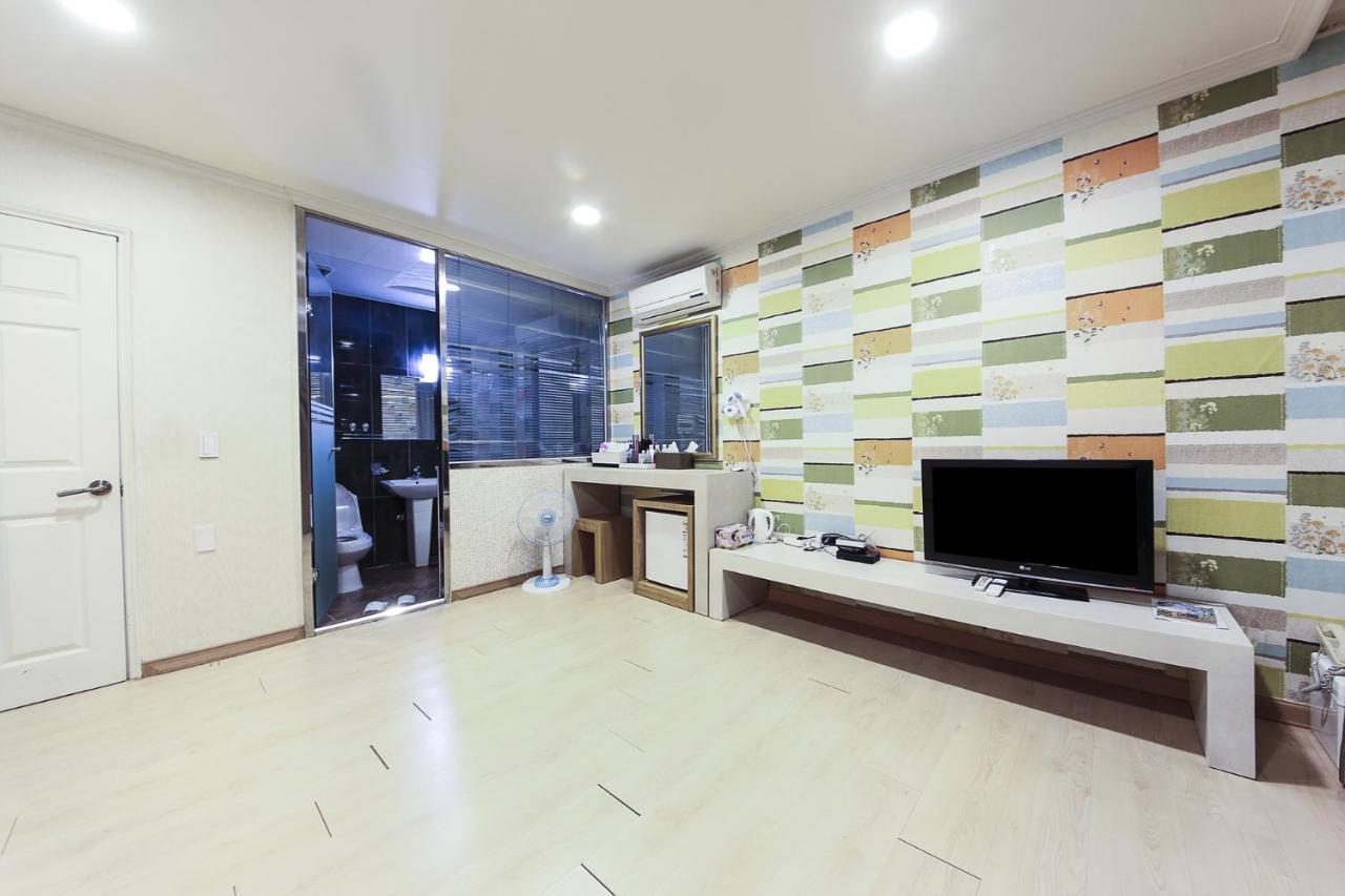 Central Hotel Changwon Eksteriør billede