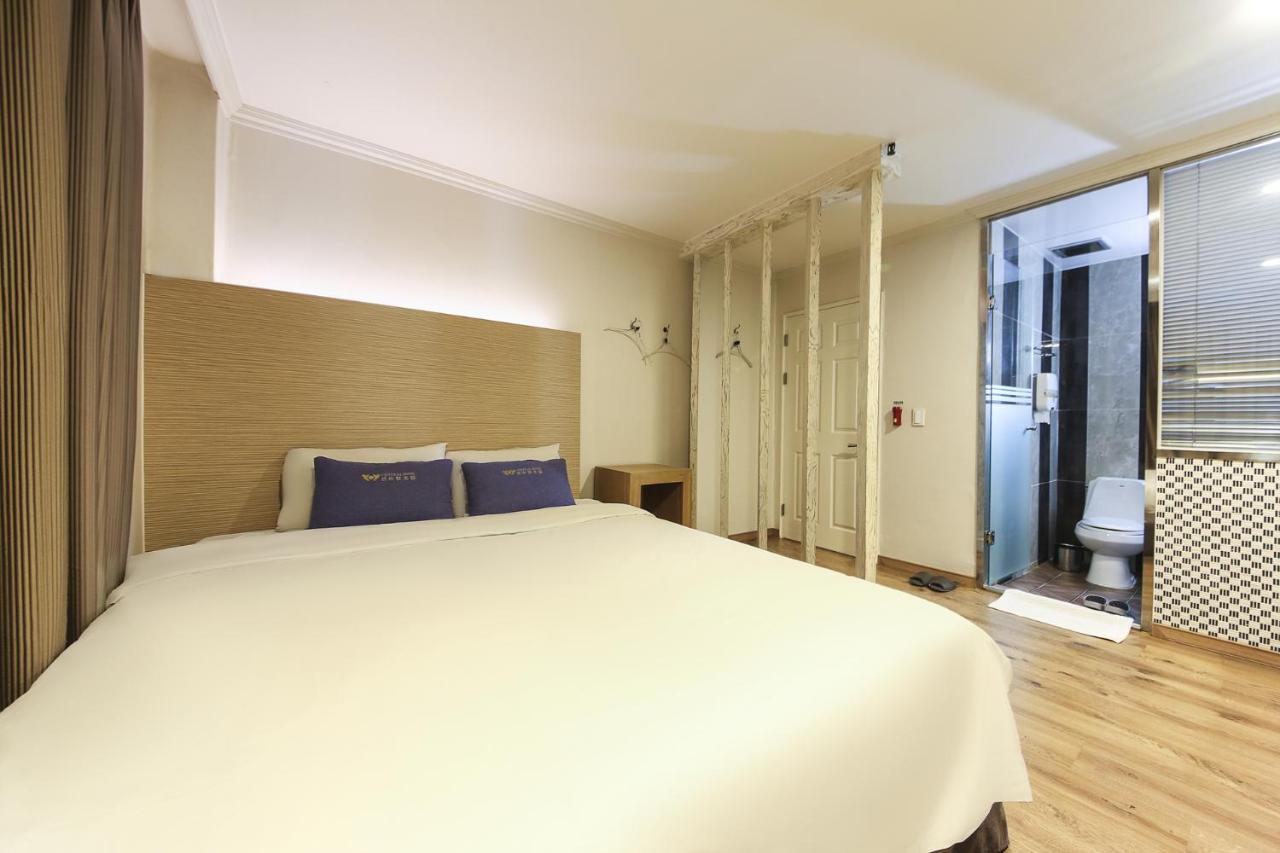 Central Hotel Changwon Eksteriør billede
