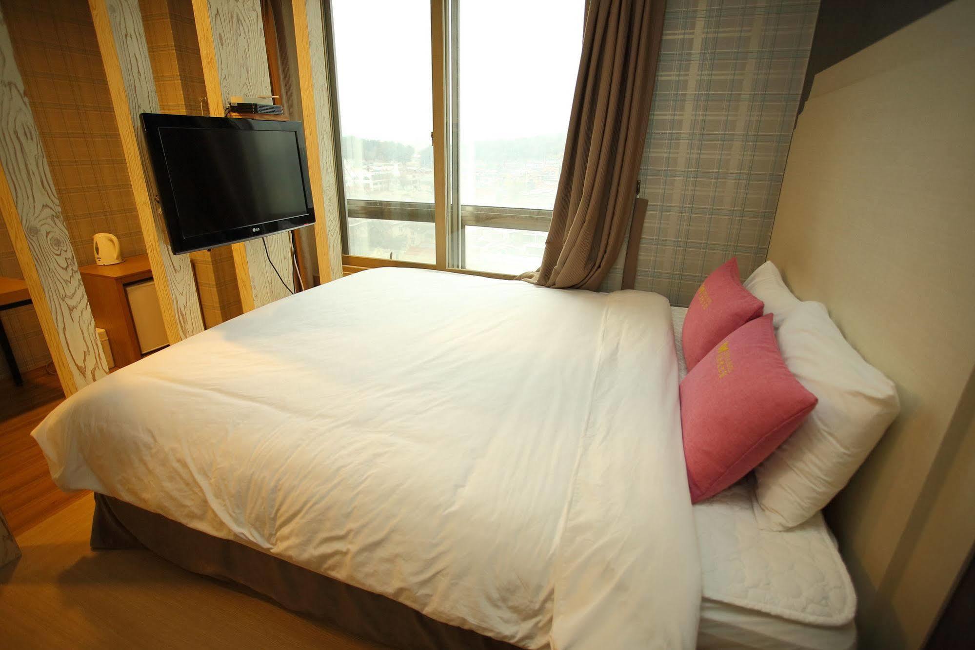 Central Hotel Changwon Eksteriør billede